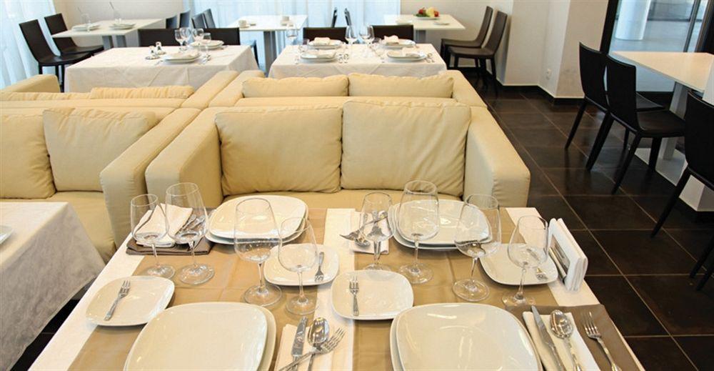 杰德酒店 Bosanska Dubica 外观 照片