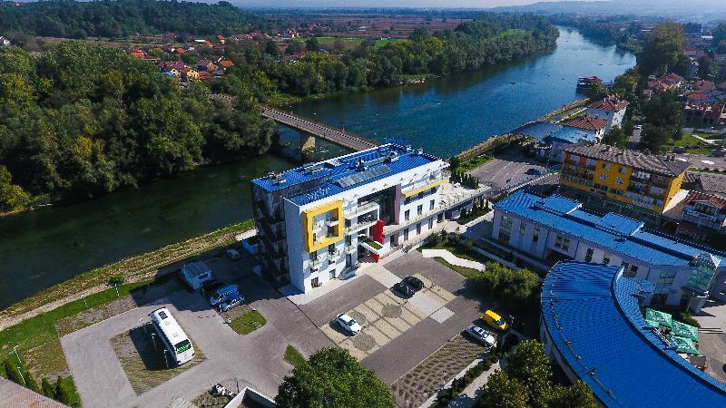 杰德酒店 Bosanska Dubica 外观 照片